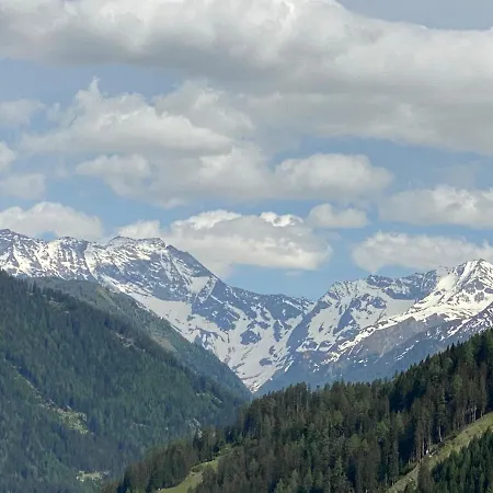 Exklusive Penthousewohnung Mit Tesla-wallbox In アパート