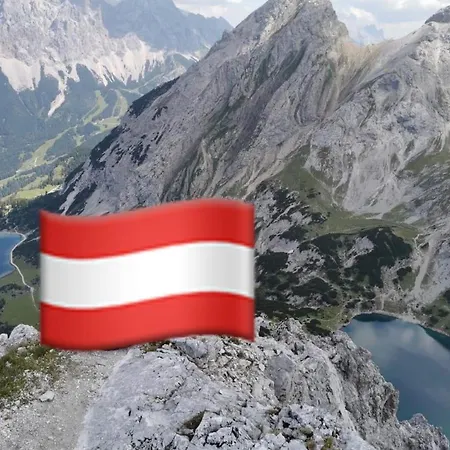 Exklusive Penthousewohnung Mit Tesla-wallbox In インスブルック