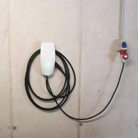 Exklusive Penthousewohnung Mit Tesla-wallbox In Apartman