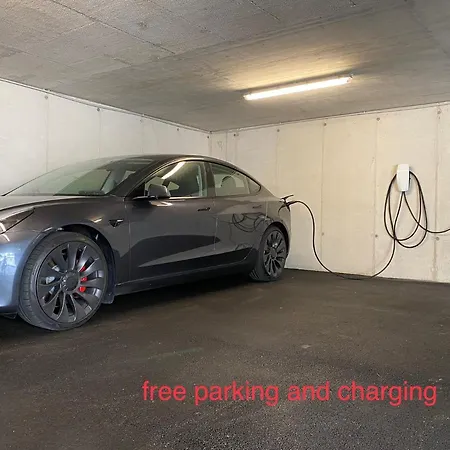 Exklusive Penthousewohnung Mit Tesla-wallbox In アパート *