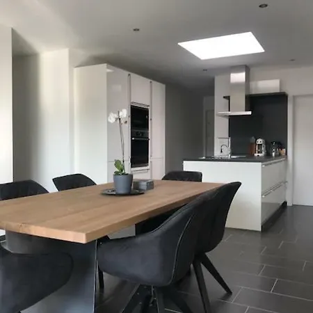 Apartment Exklusive Penthousewohnung Mit Tesla-wallbox In *